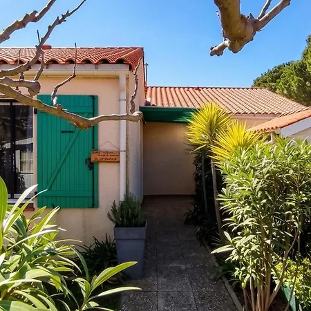 Maison Confortable à Avec Jardin Privé